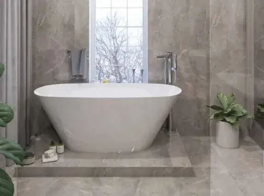 Marmurowa łazienka w luksusowym apartamencie